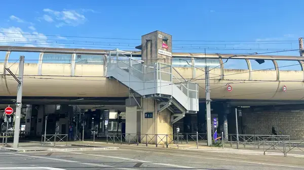 Monte Escalier Conseils Entreprise Monte escalier Cenon